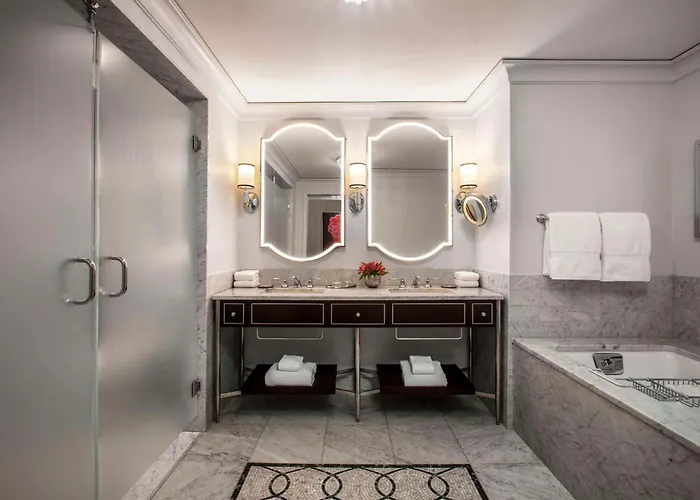 Waldorf Astoria Hotel Chicago